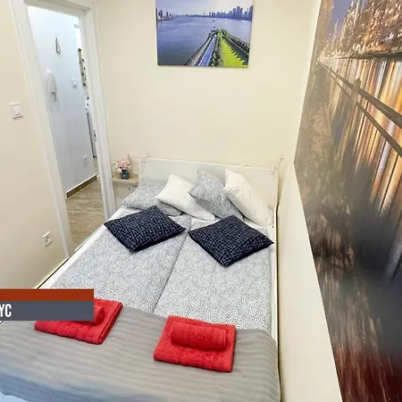 Apartment Little Americas New York Budapest