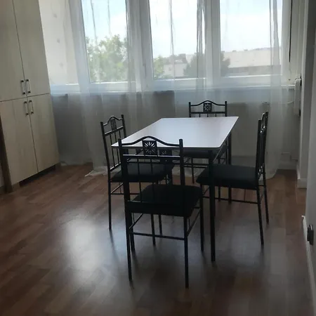 Pillango Parki Kis Lakas 15 Percre A Belvarostol דירה *