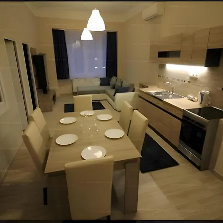 Apartment M&m - Astoria *