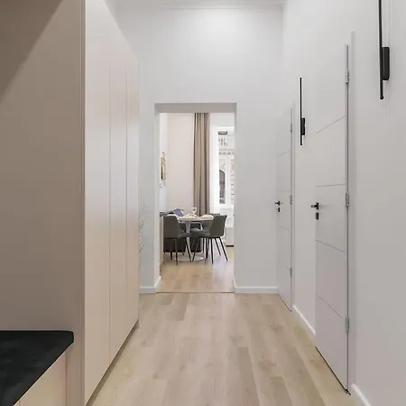 Deluxe Retreat - Free Parking Apartment Budapest