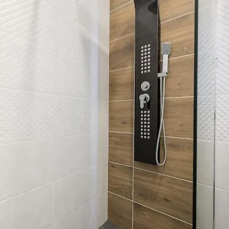 Deluxe Retreat - Free Parking Apartment *