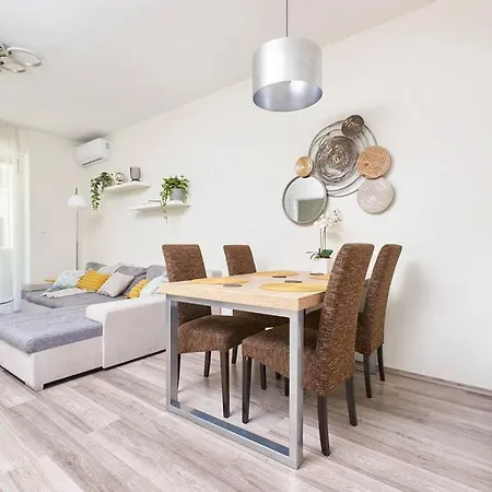 Bb23 New Flat