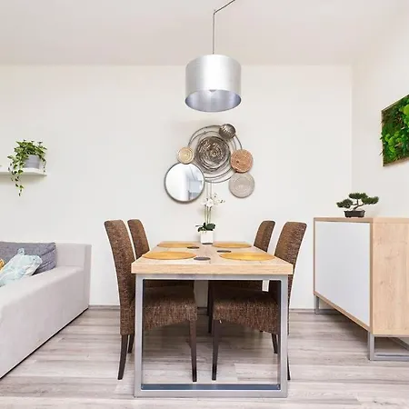 Bb23 New Flat Budapest