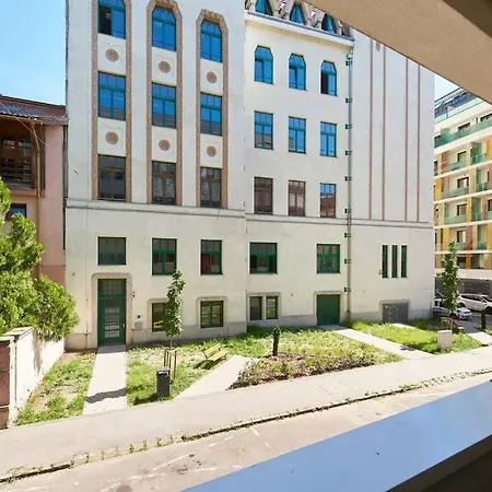 Bb23 New Flat Budapest