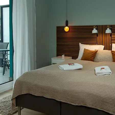 Waterfront Free Private Parking Apartment