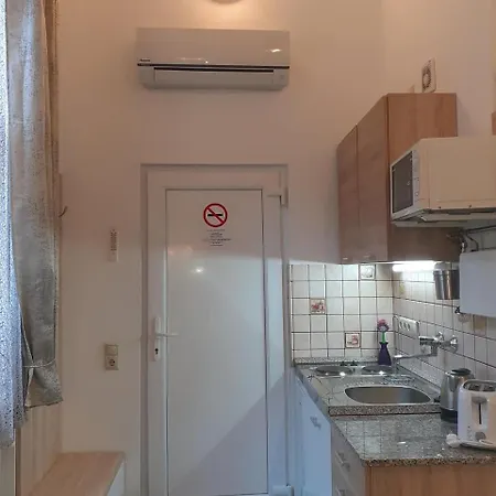 Apartment Akacfa *