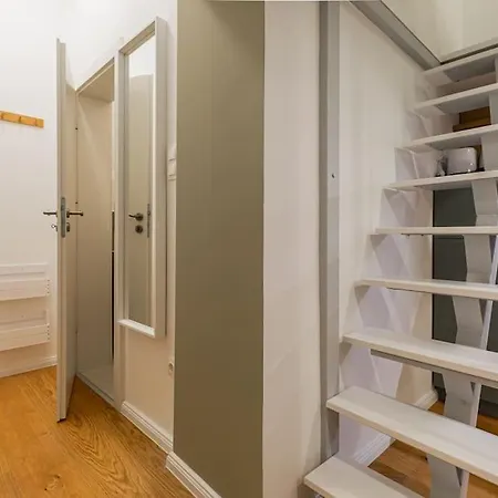 Apartment Nescaflat 3in1 Second