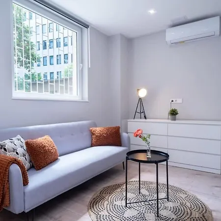 Apartment Super New With Air Conditioning *