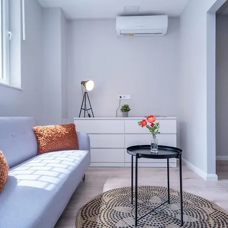 Super New With Air Conditioning Apartment