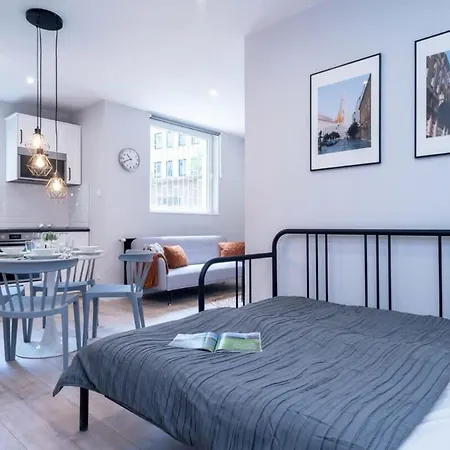 Super New With Air Conditioning Apartment *