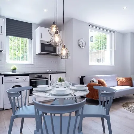 Apartment Super New With Air Conditioning *