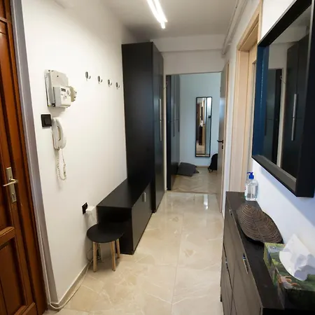 Huge 2 Bedroom Flat With Stunning View - Close To Sziget