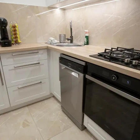 Huge 2 Bedroom Flat With Stunning View - Close To Sziget Apartment *
