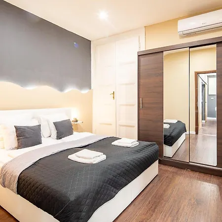 Apartment Huge Warm Luxury