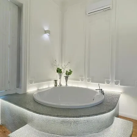 Enzo Capo Jacuzzi Appartamento Budapest