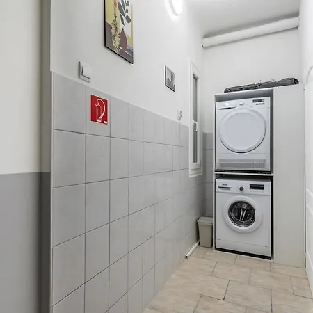 - New - Quiet And Comfy Apartment