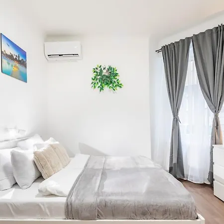 - New - Quiet And Comfy * Budapest