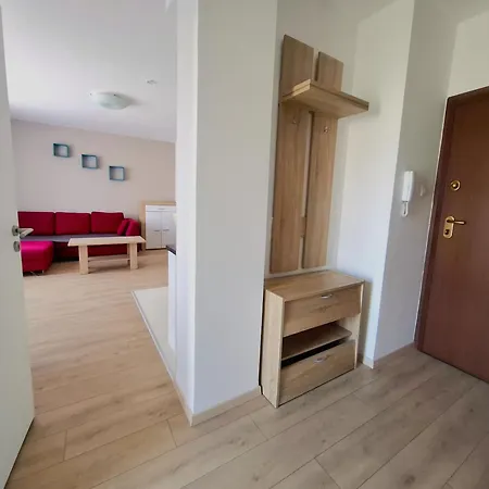 Maple Tree Budget Apartman