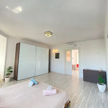Penthouse In The Castle Apartman *