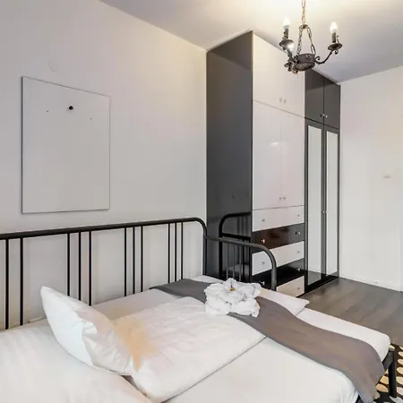 Donaticoeur Atelier Apartment *