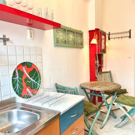 Apartment Cozy Art Flat Downtown Buda