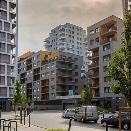 Apartment Balcony - Sunny - Modern *