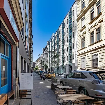 - Quiet Sleep For Solo Traveller Apartment Budapest