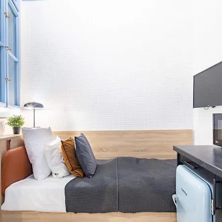 - Quiet Sleep For Solo Traveller Apartment
