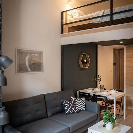 Apartment Red Viking Tiny