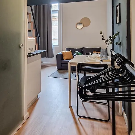 Apartment Red Viking Tiny