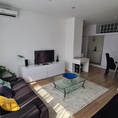 Lena Center Apartment