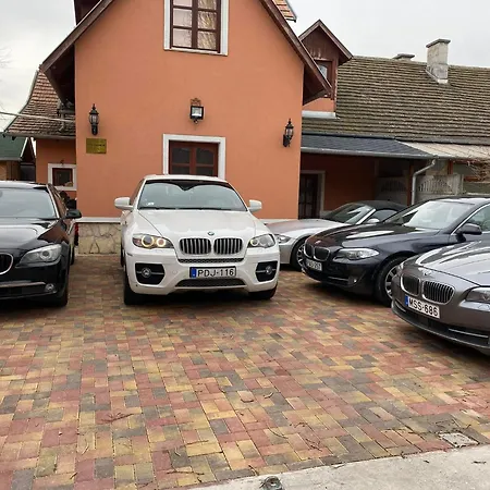 Bianka & Car Rent ホステル