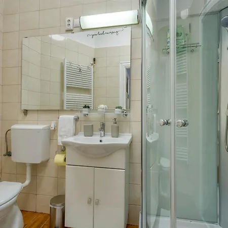 B2 Big King Apartman *