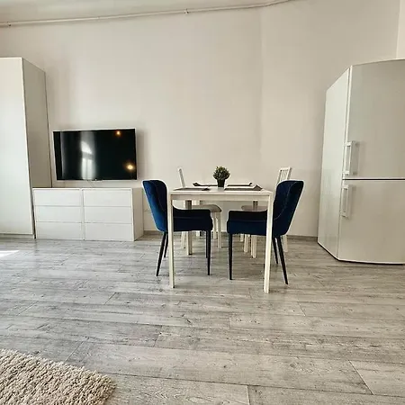 Lujza - Modern Apartment
