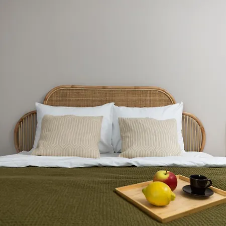 Oliver Boutique Studio - Brand New, Central, Quiet Apartment *