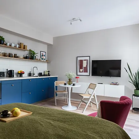 Oliver Boutique Studio - Brand New, Central, Quiet