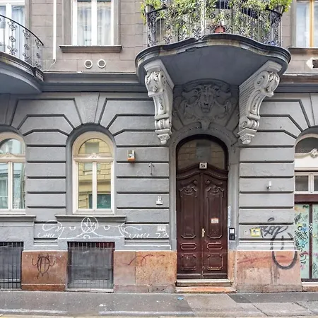 - New - Comfy Ac Budapeszt