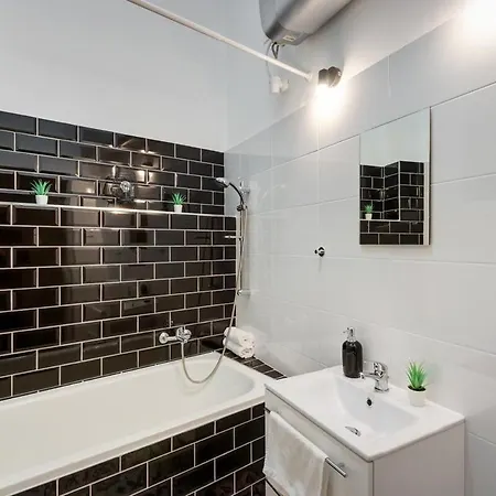 - New - Modern Apartment