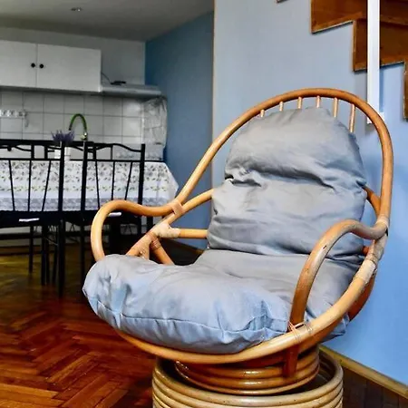 Apartment B Downtown Modern