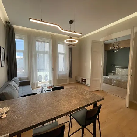 Apartment Center 4! Modern And Cozy 3br In Center! Budapest