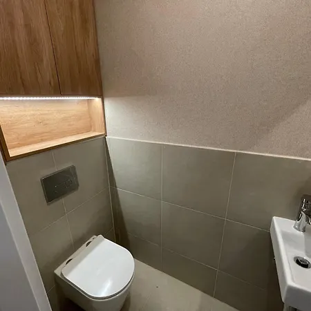 Apartment Center 4! Modern And Cozy 3br In Center! *