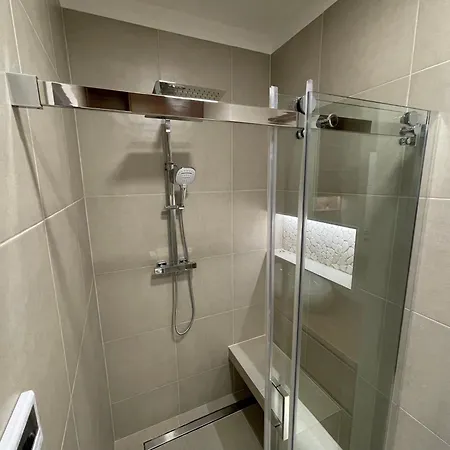 Center 4! Modern And Cozy 3br In Center! *
