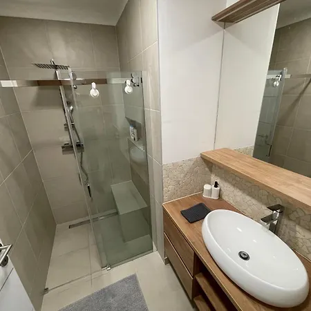 Center 4! Modern And Cozy 3br In Center! Budapest