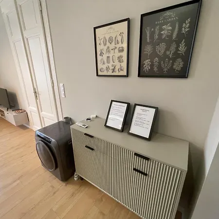 Center 4! Modern And Cozy 3br In Center! Apartment *