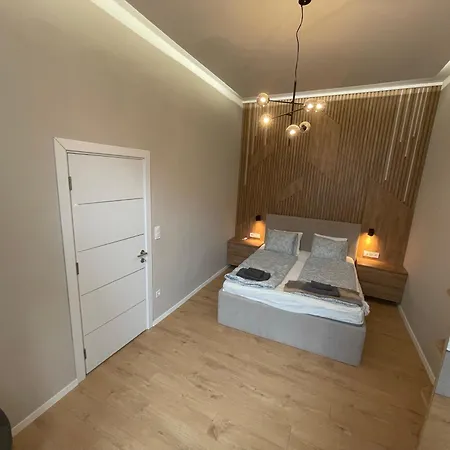 Center 4! Modern And Cozy 3br In Center!