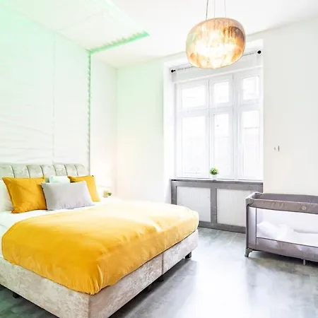 Ultra - Large With Balcony Apartment