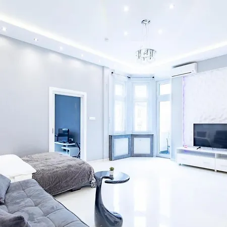 Ultra - Large With Balcony Apartment Budapest