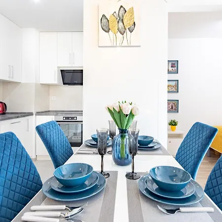 - Balcony - Brand New - Sunny Apartment