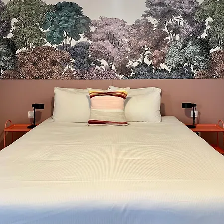Vagabond Downtown 4*