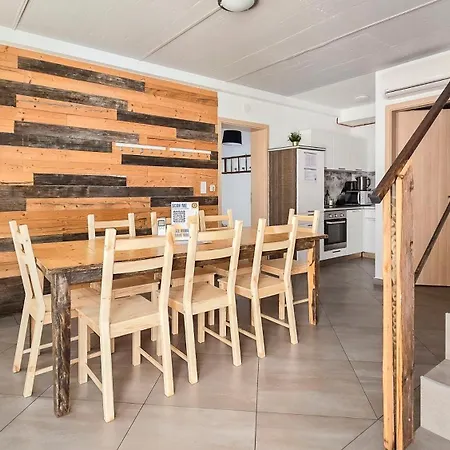 Apartament Upartments *